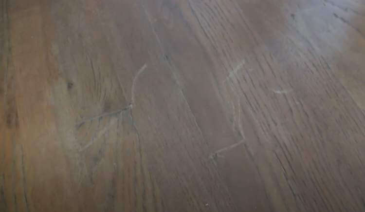 Light floor colored scratch